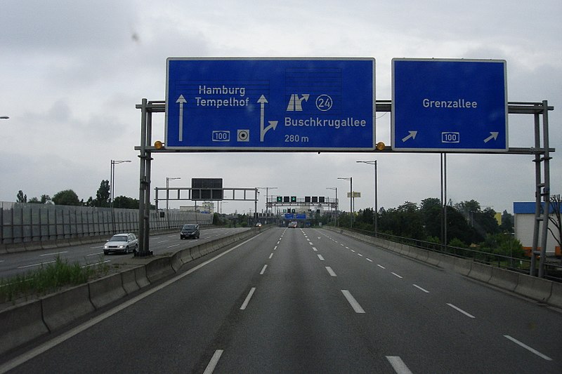 Uma visão da estrada da autobahn.