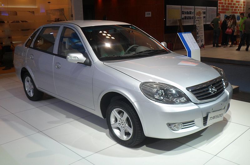 O primeiro carro inteiramente original da história da Lifan Motors, o 520.