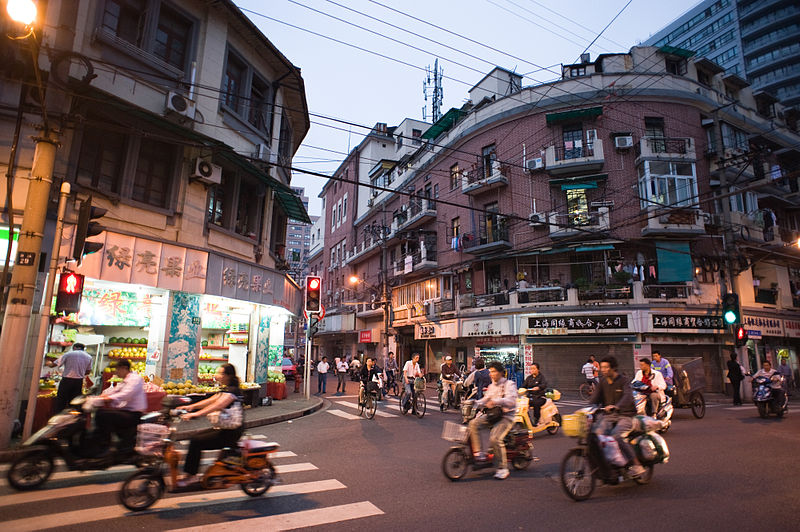 Uma rua movimentada na China.